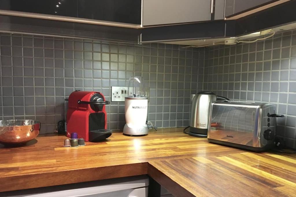 Apartment Victoria Park 1 Bedroom Flat London